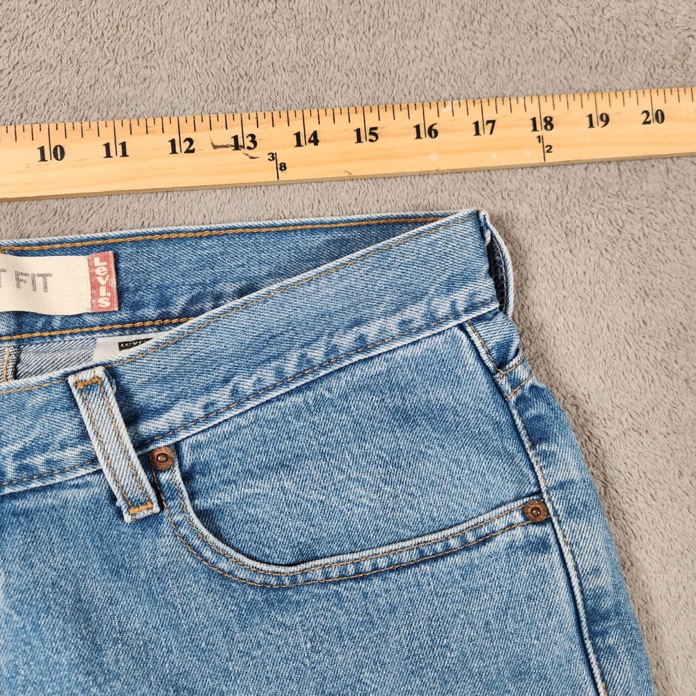 Levis 560 Comfort Fit Jeans Mens 34x32 Light Wash Tapered Leg Denim 005604891 - Picture 5 of 10